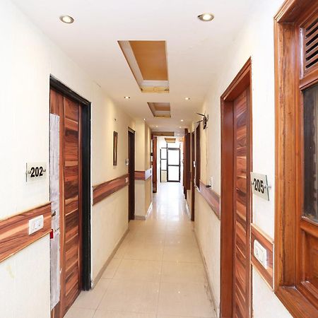 Oyo Flagship Hotel F Five Nova Deli Exterior foto